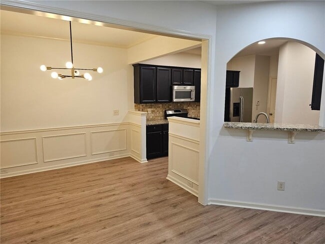 Building Photo - 6390 Elmshorn Way