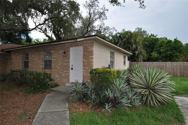 Foto del edificio - 1434 E Fern Rd