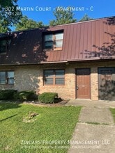 Building Photo - 302 Martin Ct