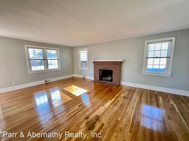 Foto del edificio - 4 br, 1.5 bath House - 3116 Woodlawn Avenue
