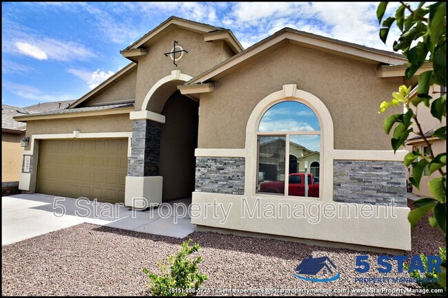 Building Photo - 6008 Hidden Acres Dr