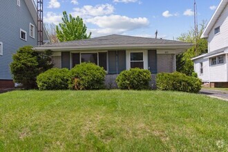 Building Photo - 4111 Parrakeet Ave