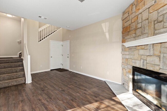 Building Photo - 890 Lothrop Rd