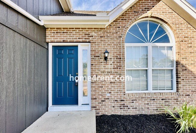 Foto del edificio - Wonderful Northland Home w/ Hardwood Floors and Plenty of Space!!
