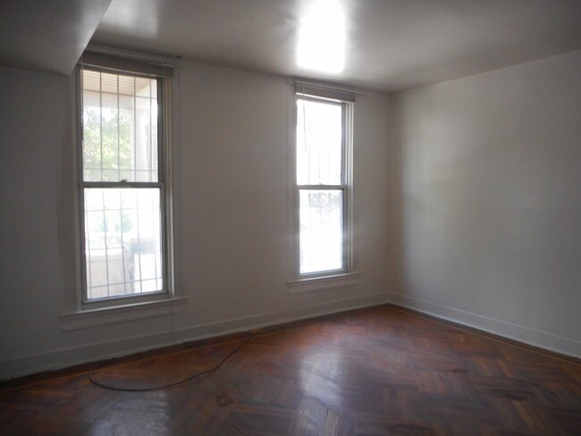 Foto del edificio - 225 W 29th St