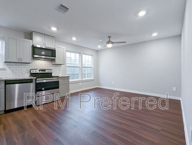 Foto del edificio - 6811 Glass St