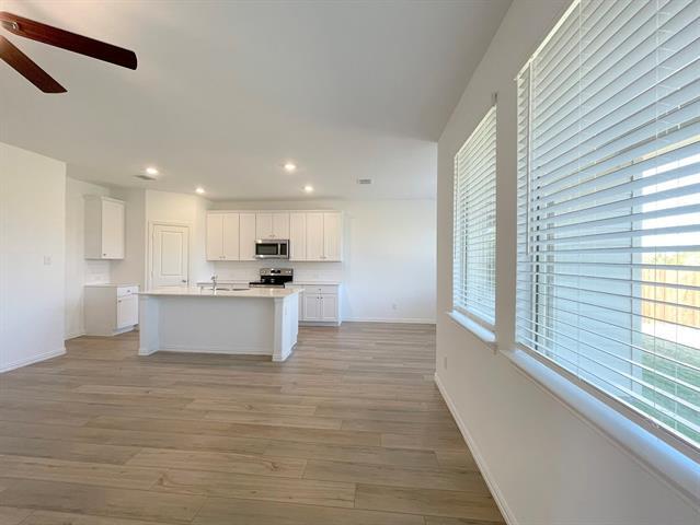 Building Photo - 510 Macdonald Wy