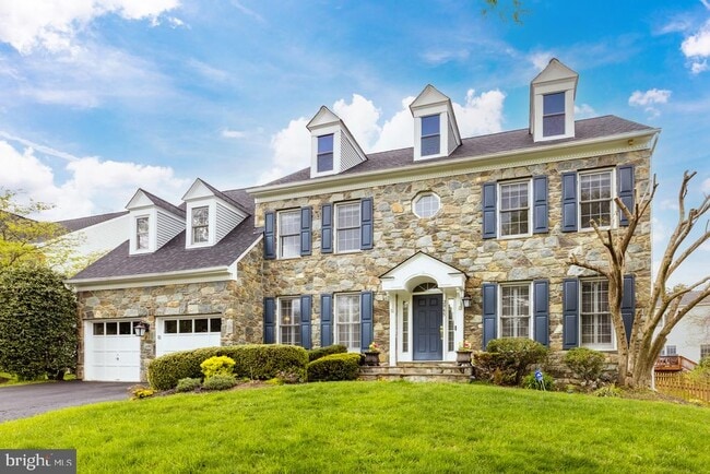 Building Photo - 2945 Oakton Knoll Ct