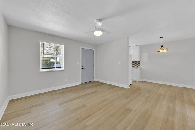 Building Photo - 1411 Palm Ave