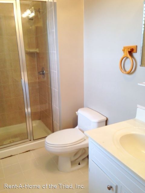 Building Photo - 3 br, 2.5 bath House - 4847-B Tower Road