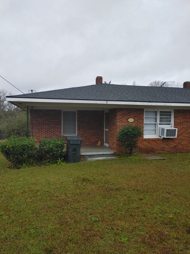 Foto principal - 6969 Strickland St