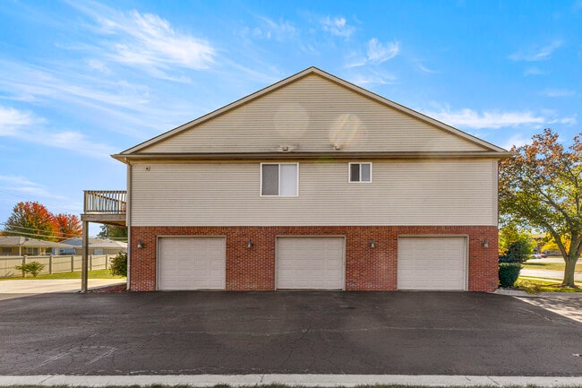 Building Photo - Turnberry Court