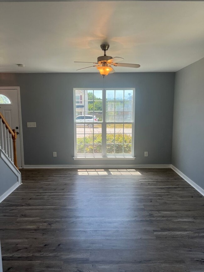 Building Photo - This Large 4Bdrm, 2.5bths house is located...