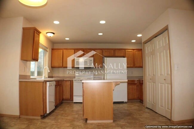 Foto del edificio - 3 Bedroom Fox Island Home