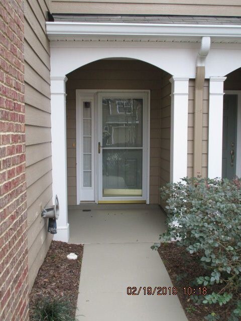Building Photo - Lovely Wolf Creek Townhome
