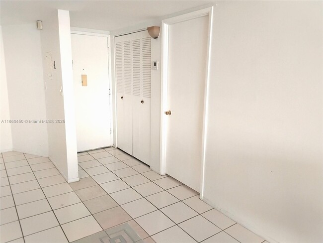 Building Photo - 1351 NE Miami Gardens Dr