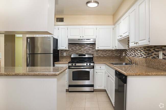 1HAB, 1BA - 760 ft² - Riverside Gardens