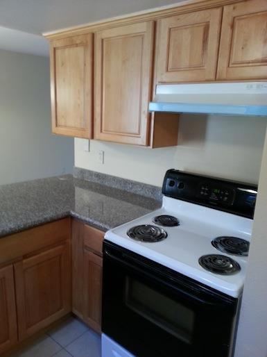 Building Photo - 212 Red Oak Dr E