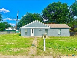 Building Photo - 1008 N 4th St