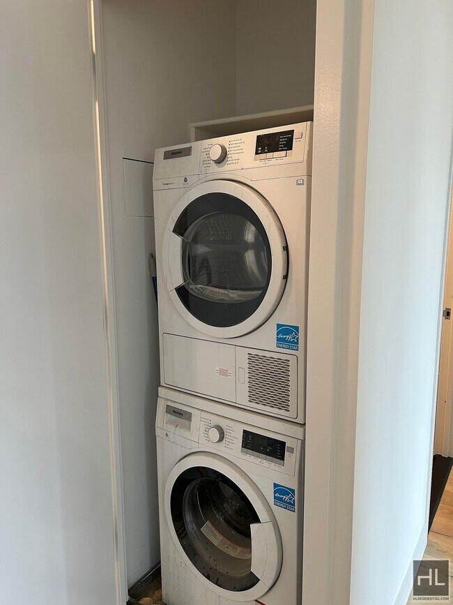 Foto del edificio - Beautiful Studio Apartment In Flushing! $2...