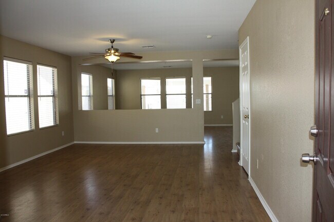 Building Photo - 112 E Milada Dr