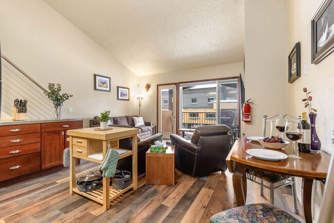 Building Photo - 600 South Park Avenue