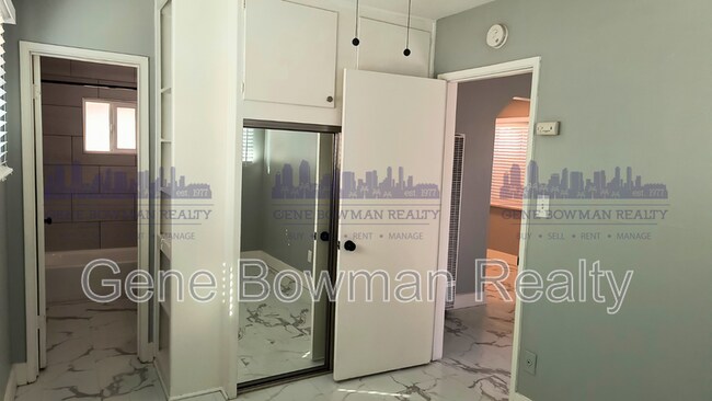 Foto del edificio - 2141 E 16th St