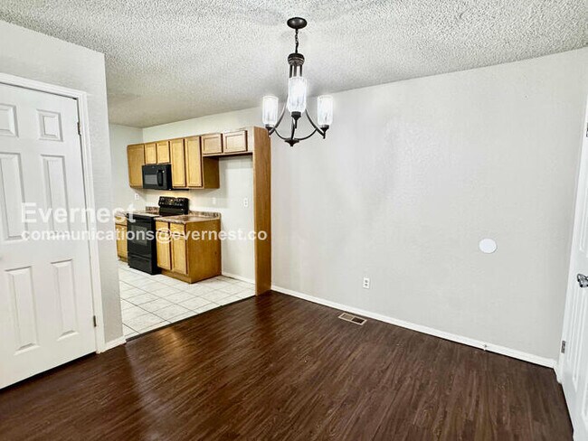 Foto del edificio - 8213 E 65th St