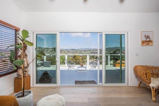 Foto del edificio - 2438 Sacada Cir