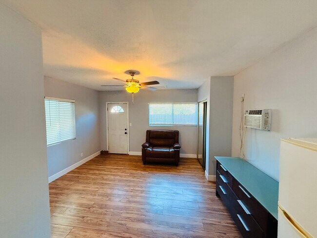 Foto del edificio - 17714 Kingsbury St