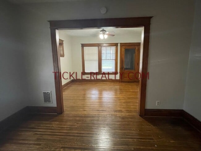 Building Photo - 33 Suter Terrace