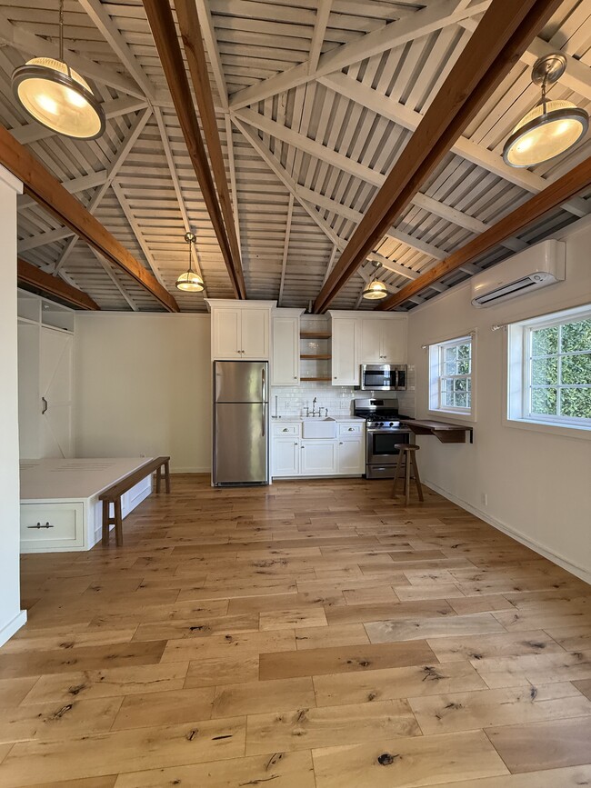 Building Photo - 2902 Ocean Ave