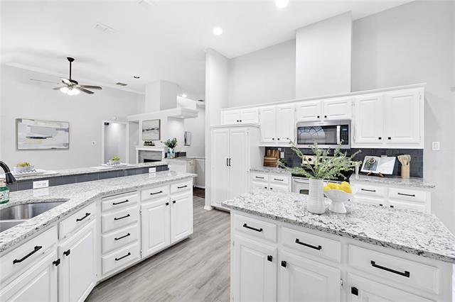 Foto del edificio - 3116 Silver Springs Ln