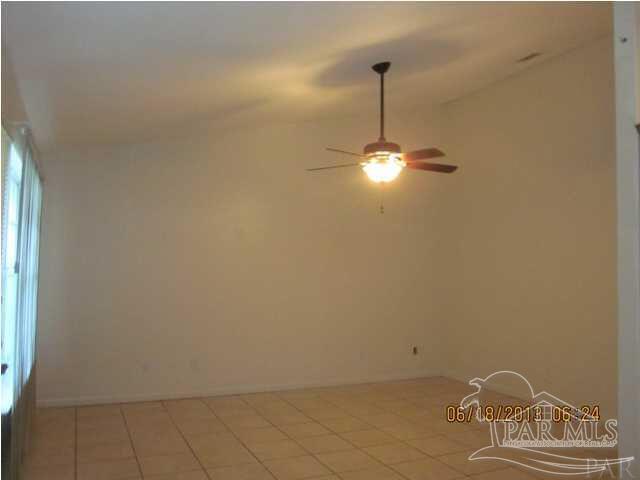 Building Photo - 3428 Riverside Dr