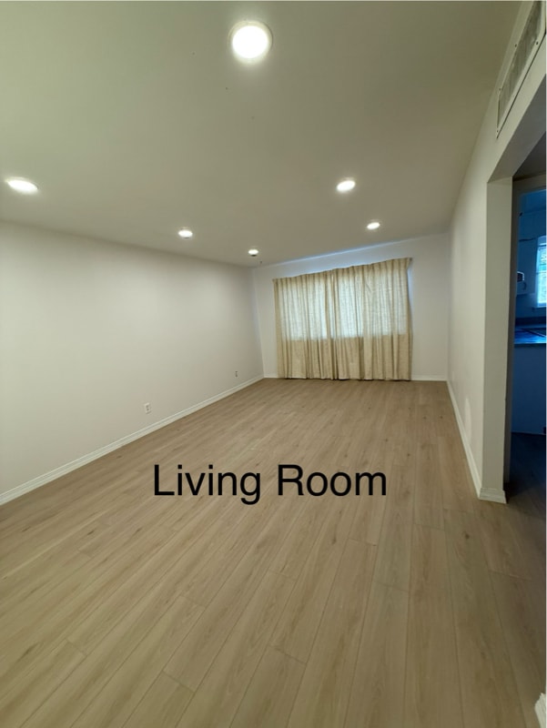 Building Photo - 277 Vista Rio Cir