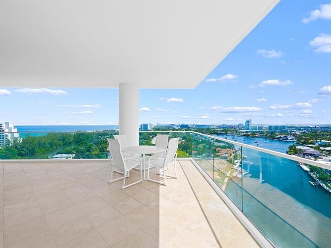 Building Photo - 3055 Harbor Dr