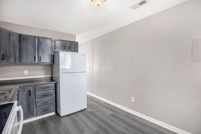 Building Photo - **COMING SOON** Beautiful 2-bedroom Duplex...