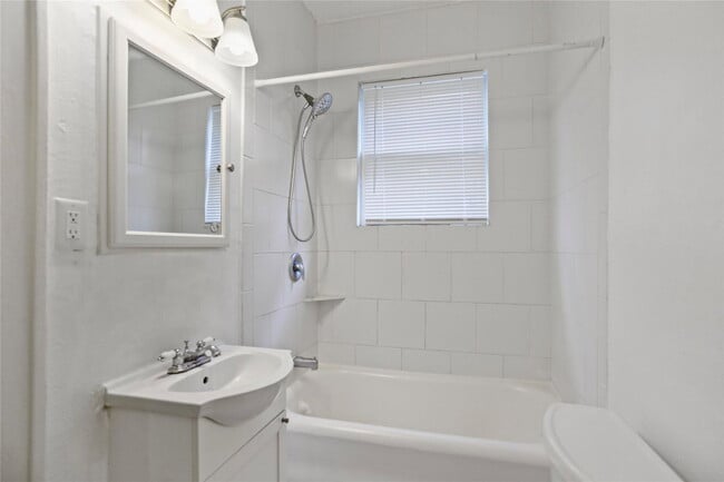 Building Photo - 3719 Audubon Pl
