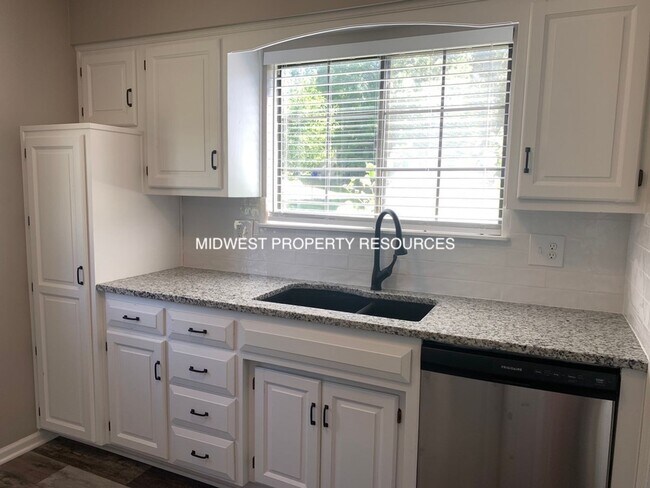 Building Photo - 202 NW Market Pl, LSMO 64063