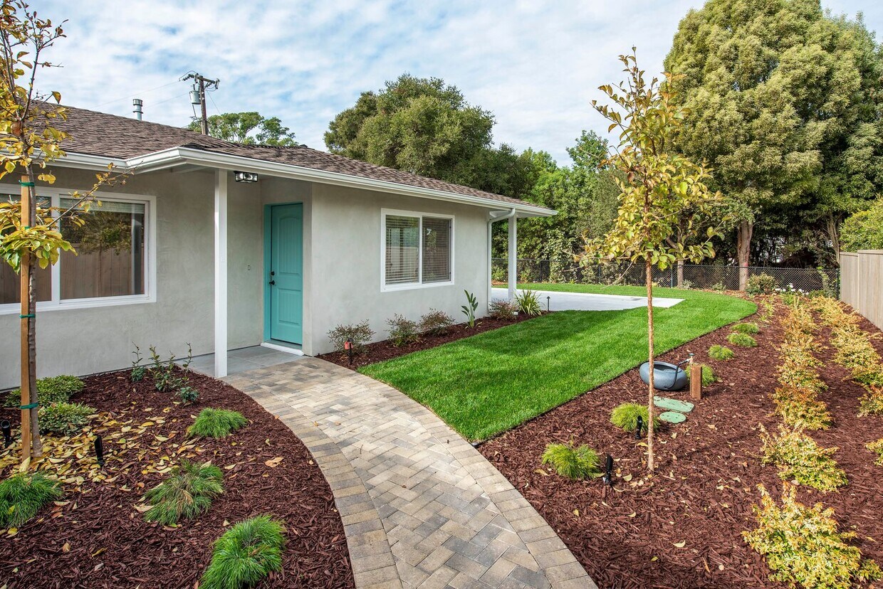 Foto principal - 1373 Danielson Rd