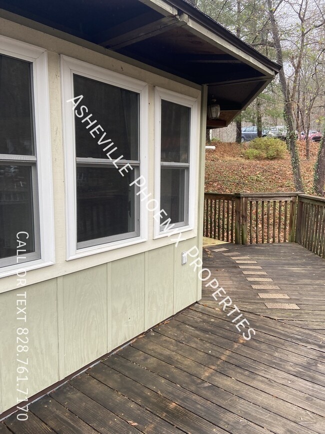 Building Photo - 25 Howland Rd