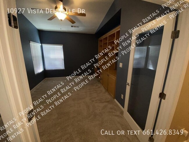 Building Photo - 10927 Vista Del Valle Dr