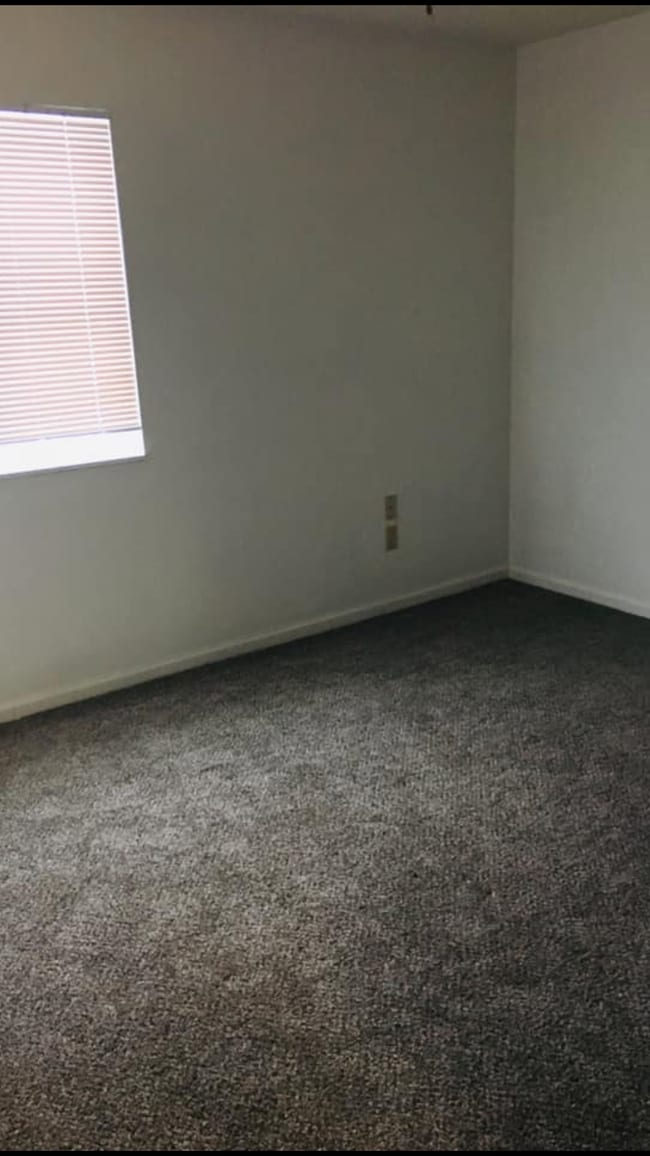 Bedroom - 20427 Clark St, Apt 4