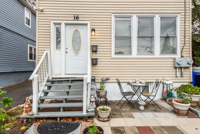 Photo - 16 Willet St Apartment