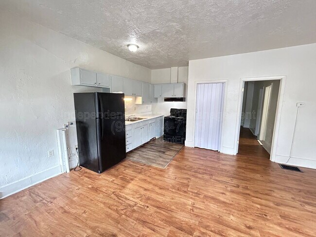 Foto del edificio - 4702 Bryant Ave