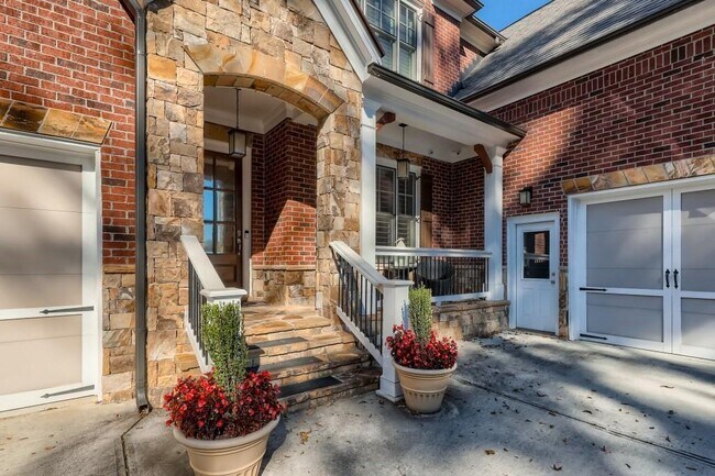 Foto del edificio - 2810 Briarcliff Rd NE