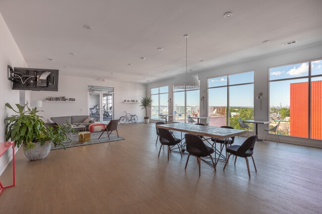 Foto del edificio - 4361 S Congress Ave