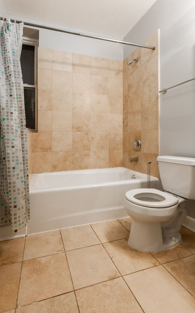 Building Photo - Spacious 2-Bed/2-Bath Condo with Private P...