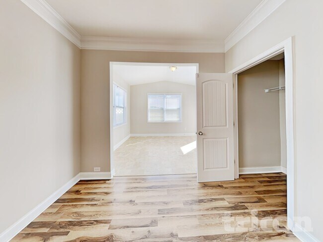 Foto del edificio - 447 Knothole Ln