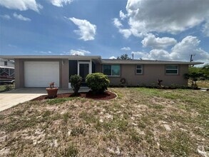 Building Photo - 3251 Pinetree St
